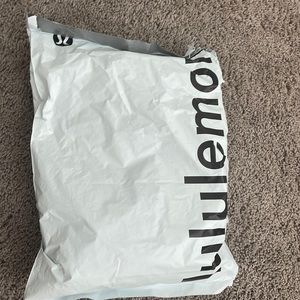 Size L mens Lululemon shorts NEVER WORN